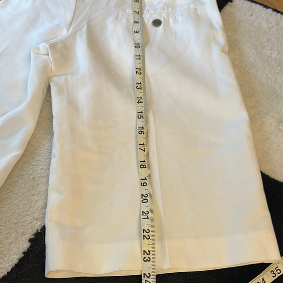 L Shorts - Picture 8 of 8